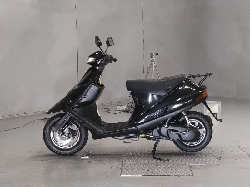 Suzuki ADDRESS V100