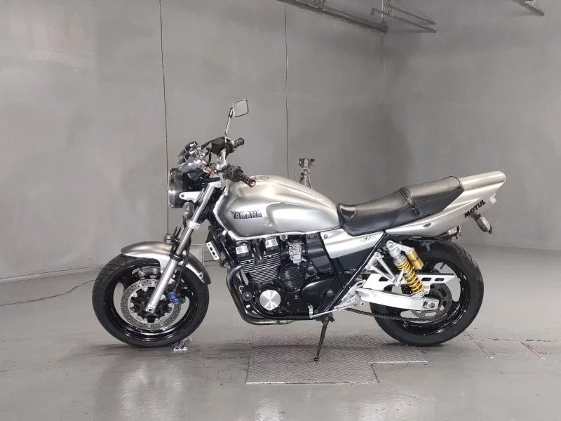 Yamaha XJR400R-1