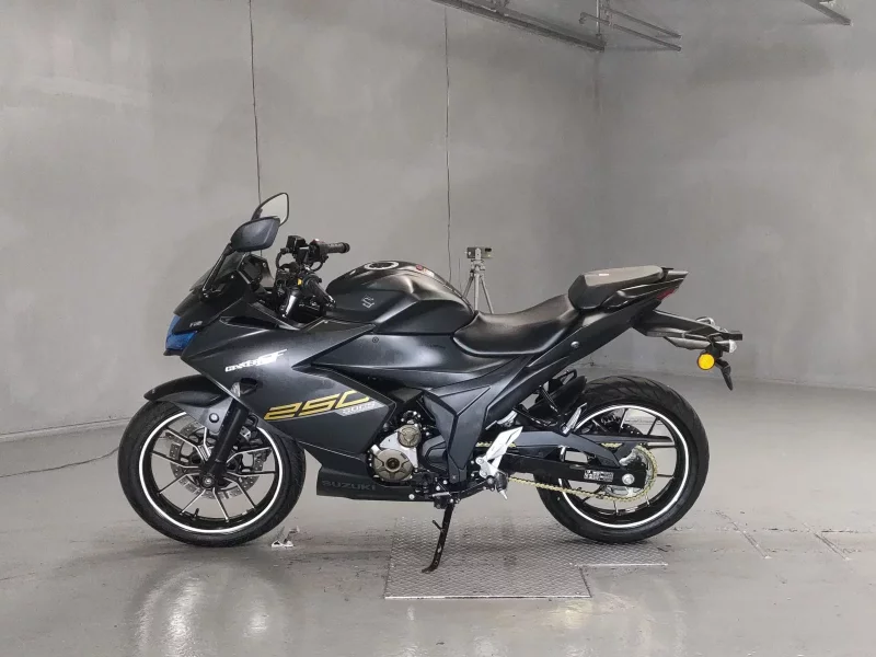 Suzuki JIKUSA-SF250