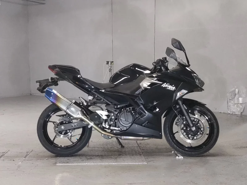 Kawasaki NINJA400