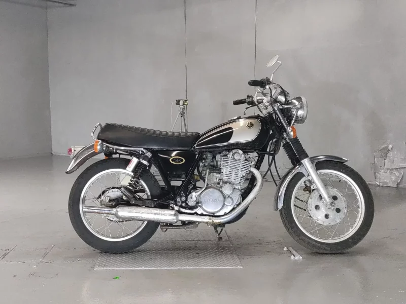 Yamaha SR400-1
