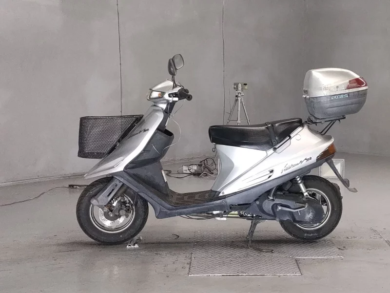 Suzuki ADDRESS V100