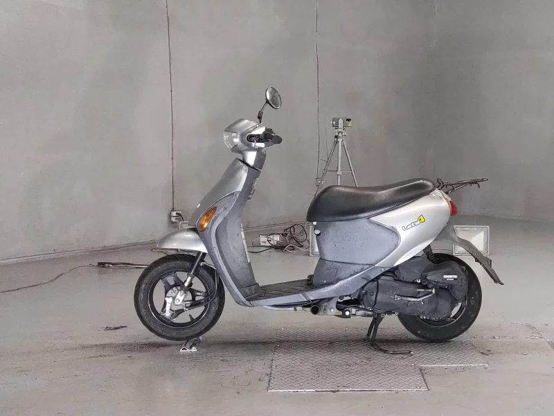 Suzuki LET S4