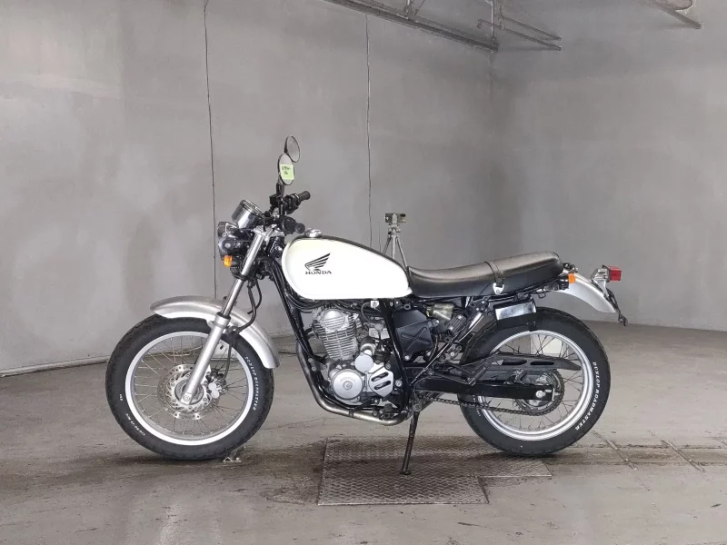 Honda CB223S