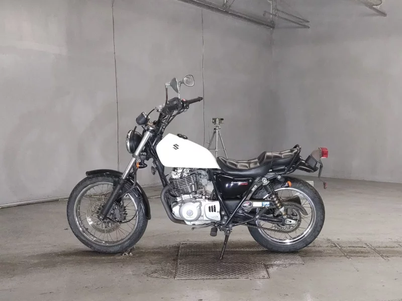 Suzuki GLASS TRACKER BIG BOY