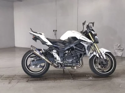 Suzuki GSR750