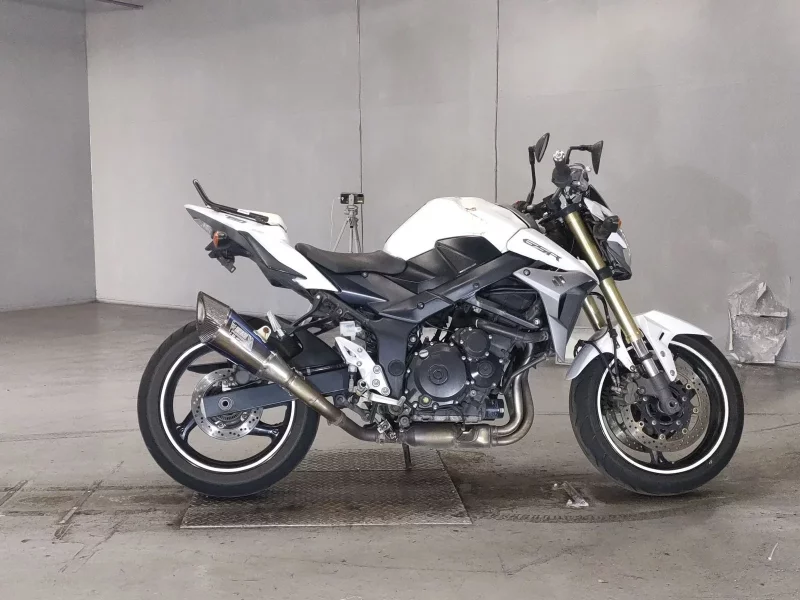 Suzuki GSR750