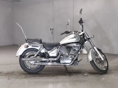 Suzuki INTRUDER 250