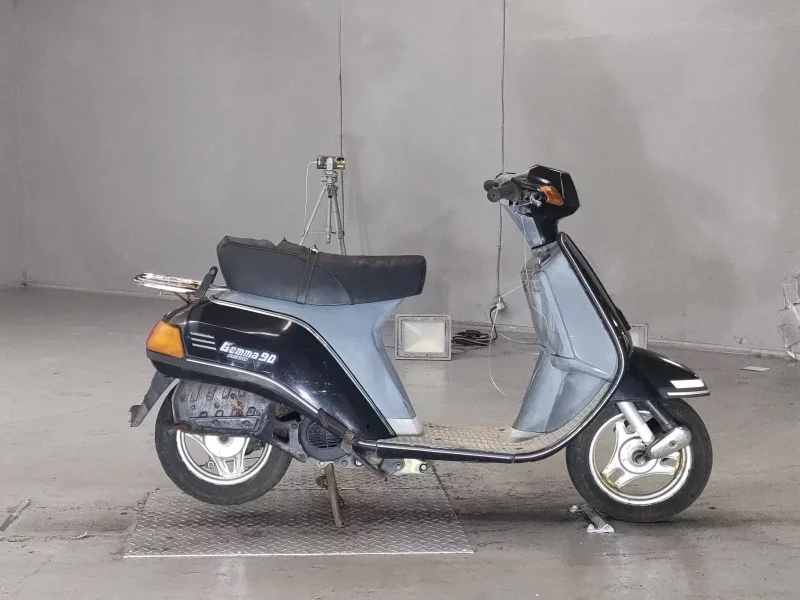 Suzuki GEMMA90