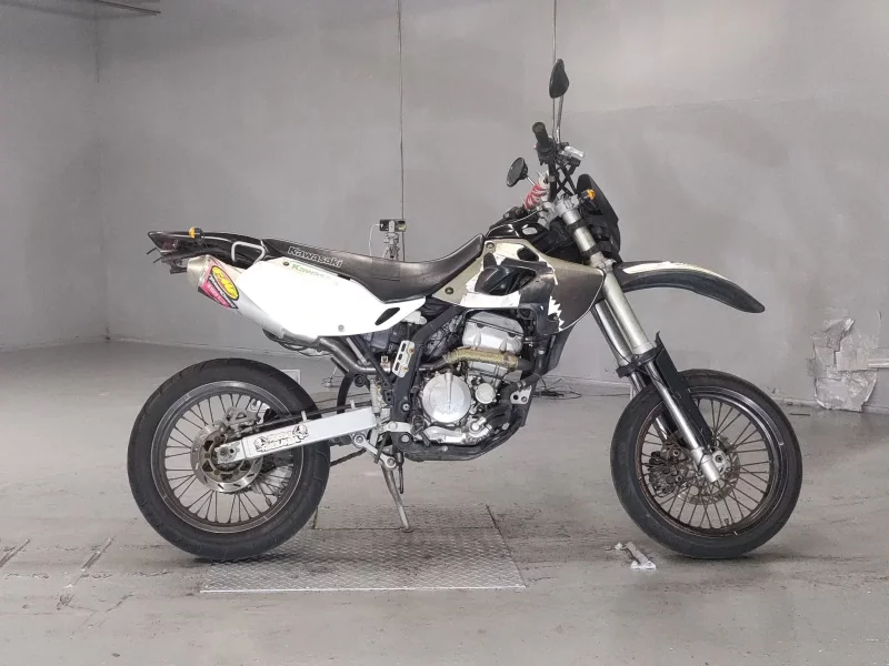 Kawasaki D-TRACKER