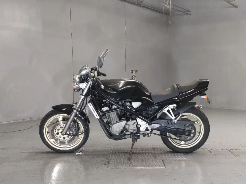 Suzuki BANDIT400-1