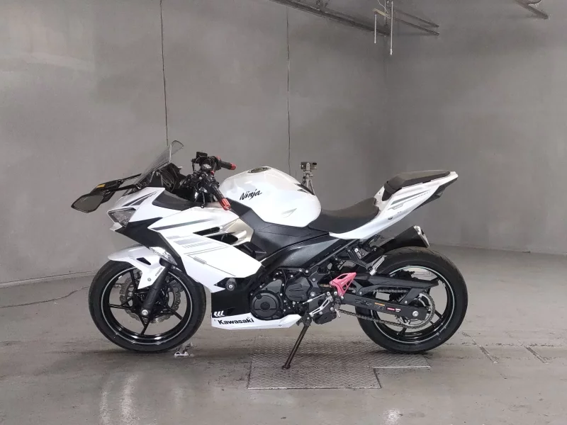 Kawasaki NINJA400