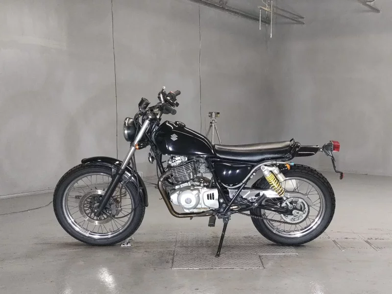 Suzuki GLASS TRACKER BIG BOY