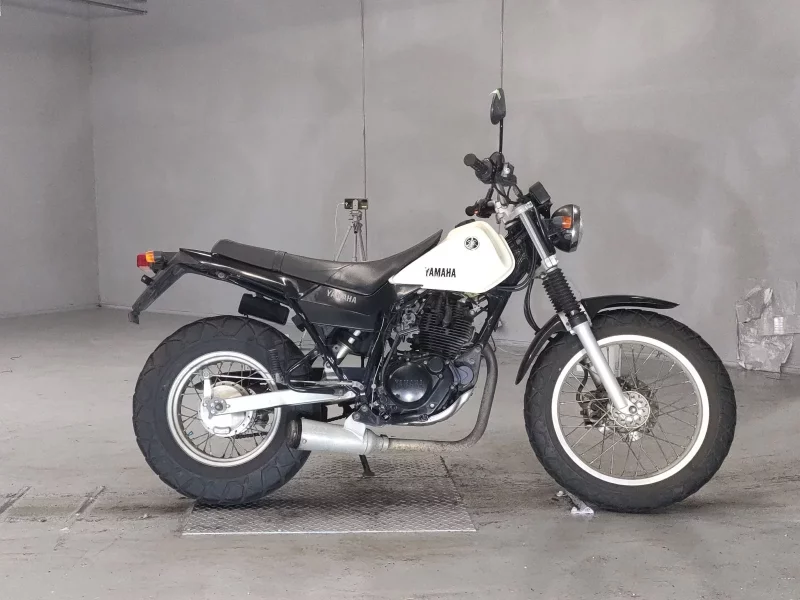 Yamaha TW225
