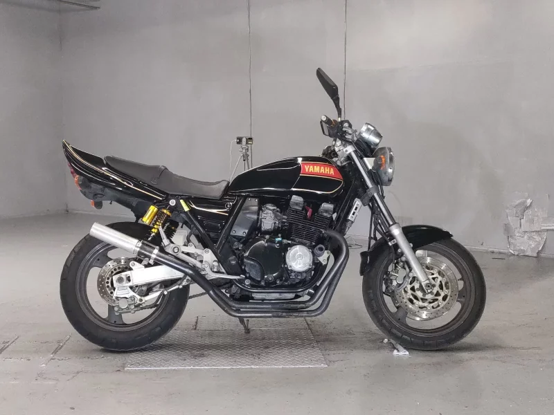 Yamaha XJR400