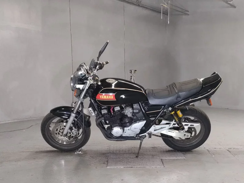 Yamaha XJR400