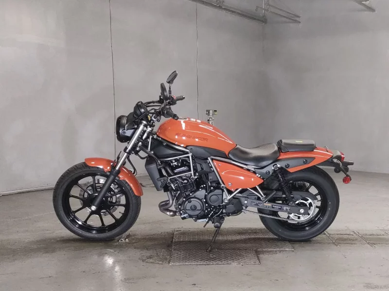 Kawasaki ELIMINATOR 400-1