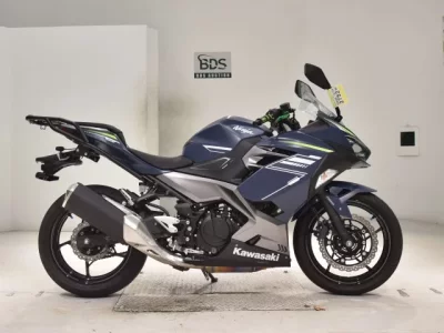 Kawasaki NINJA400-2