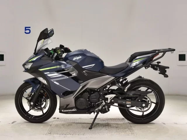 Kawasaki NINJA400-2
