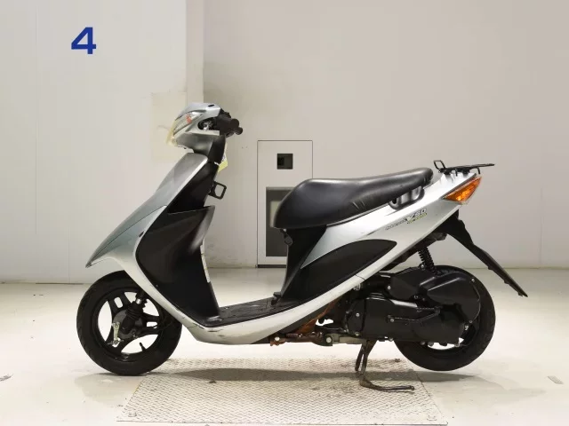 Suzuki ADDRESS V50