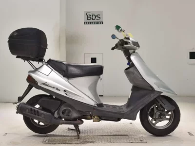 Suzuki ADDRESS V100
