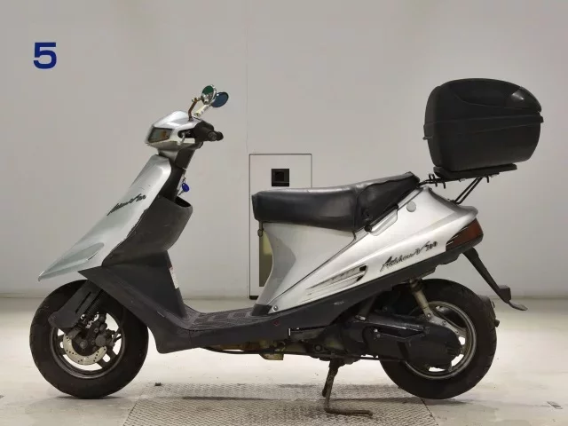 Suzuki ADDRESS V100
