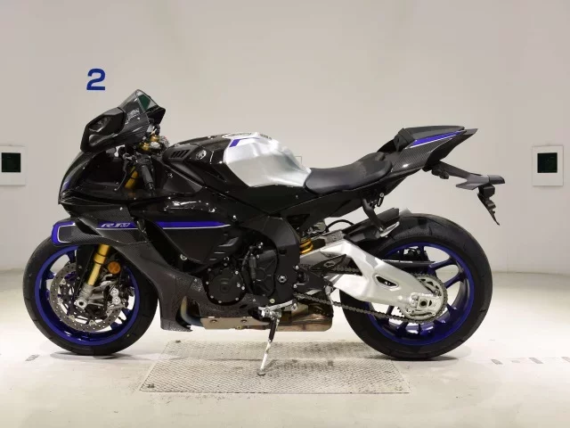 Yamaha YZF-R1M