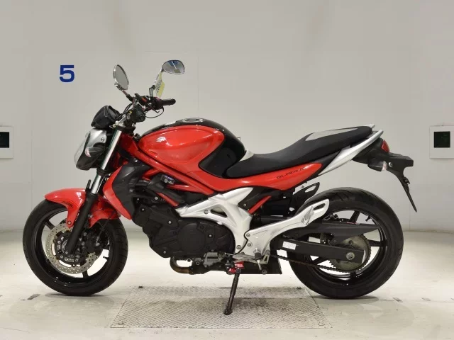 Suzuki GLADIUS400