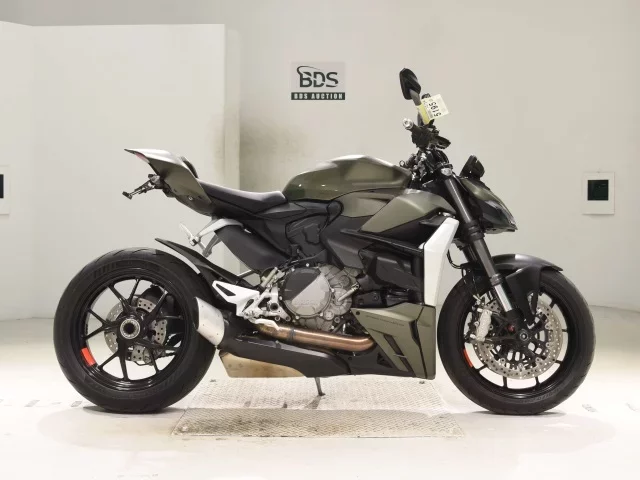 Ducati  STREET FIGHTER V2 лот № 5195 оценка 6  с аукциона в Японии