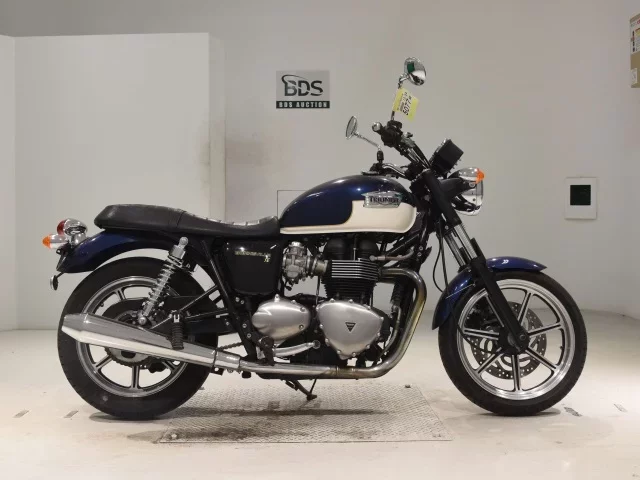 Triumph  BONNEVILLE SE лот № 5077 оценка 4  с аукциона в Японии