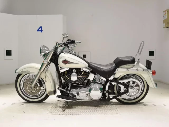 Harley-Davidson HARLEY FLSTC1450