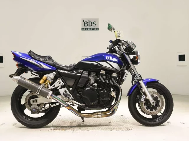 Yamaha XJR400R-3 лот № 7790 оценка 4  с аукциона в Японии