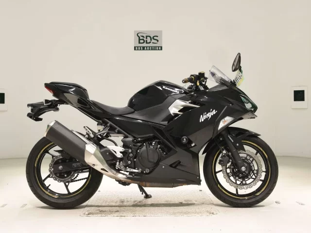 Kawasaki NINJA400-2