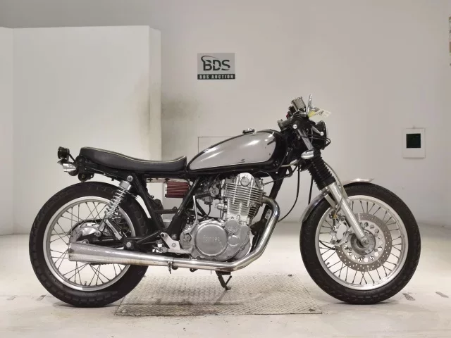 Yamaha SR400-3 лот № 2844 оценка 4  с аукциона в Японии