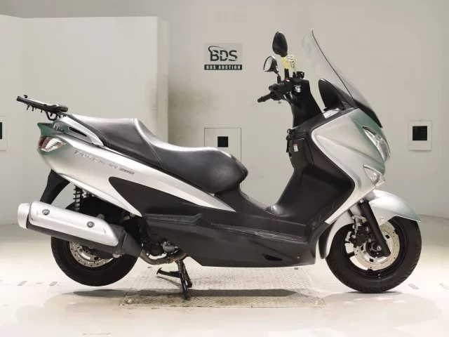 Suzuki BURGMAN200 лот № 2651 оценка 5  с аукциона в Японии