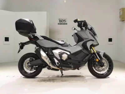 Honda X-ADV750-2