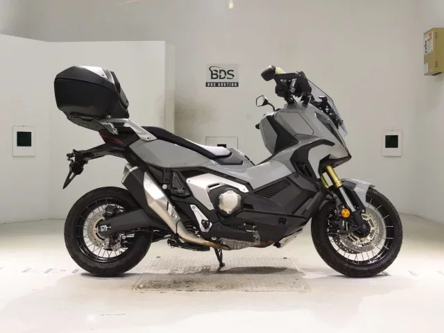 Honda X-ADV750-2