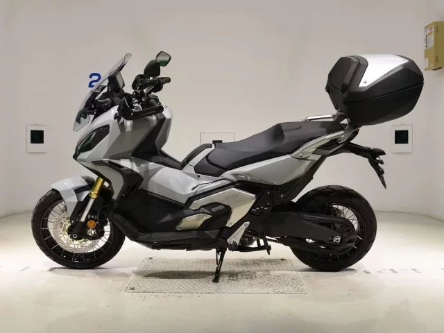 Honda X-ADV750-2