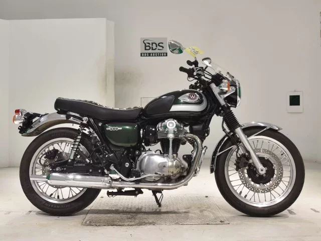 Kawasaki W800-2 лот № 7878 оценка 5  с аукциона в Японии