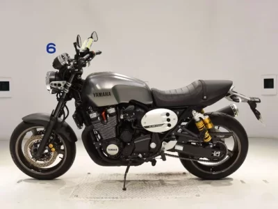 Yamaha XJR1300C