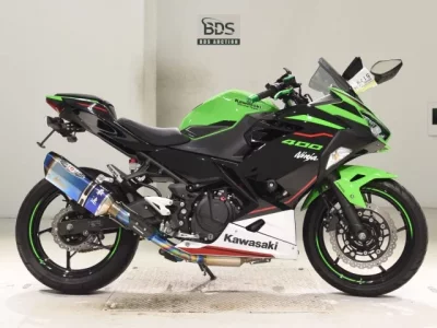 Kawasaki NINJA400-2
