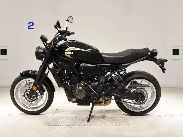 Yamaha XSR700-2