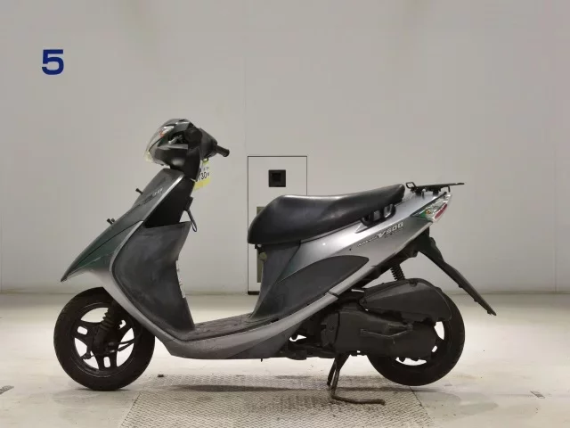 Suzuki ADDRESS V50