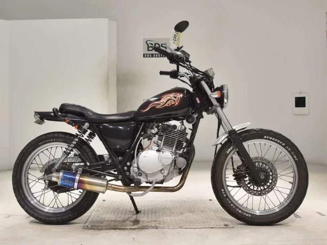 Suzuki GLASS TRACKER BIG BOY лот № 7865 оценка 4  с аукциона в Японии