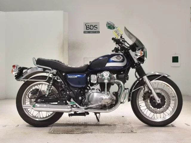 Kawasaki W800-2 лот № 2975 оценка 5  с аукциона в Японии