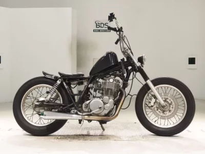 Yamaha SR400-3