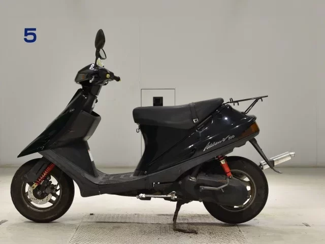 Suzuki ADDRESS V100