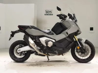 Honda X-ADV750-2