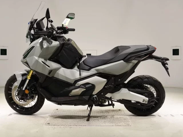 Honda X-ADV750-2