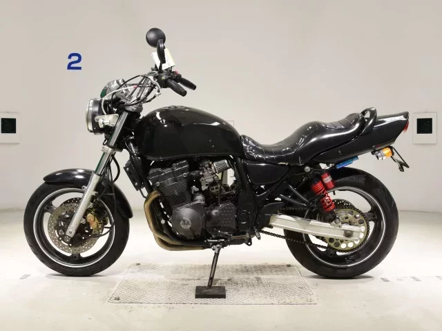 Suzuki INAZUMA 400